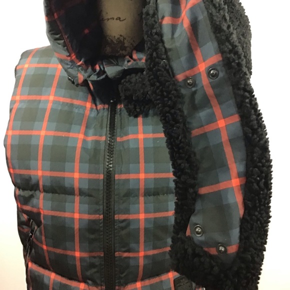 Coach Riley Plaid Puffer Hooded Vest Small . New without tag. - Picture 12 of 13